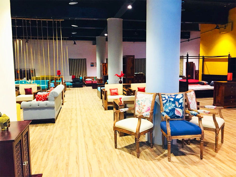 woodenstreet Experience store